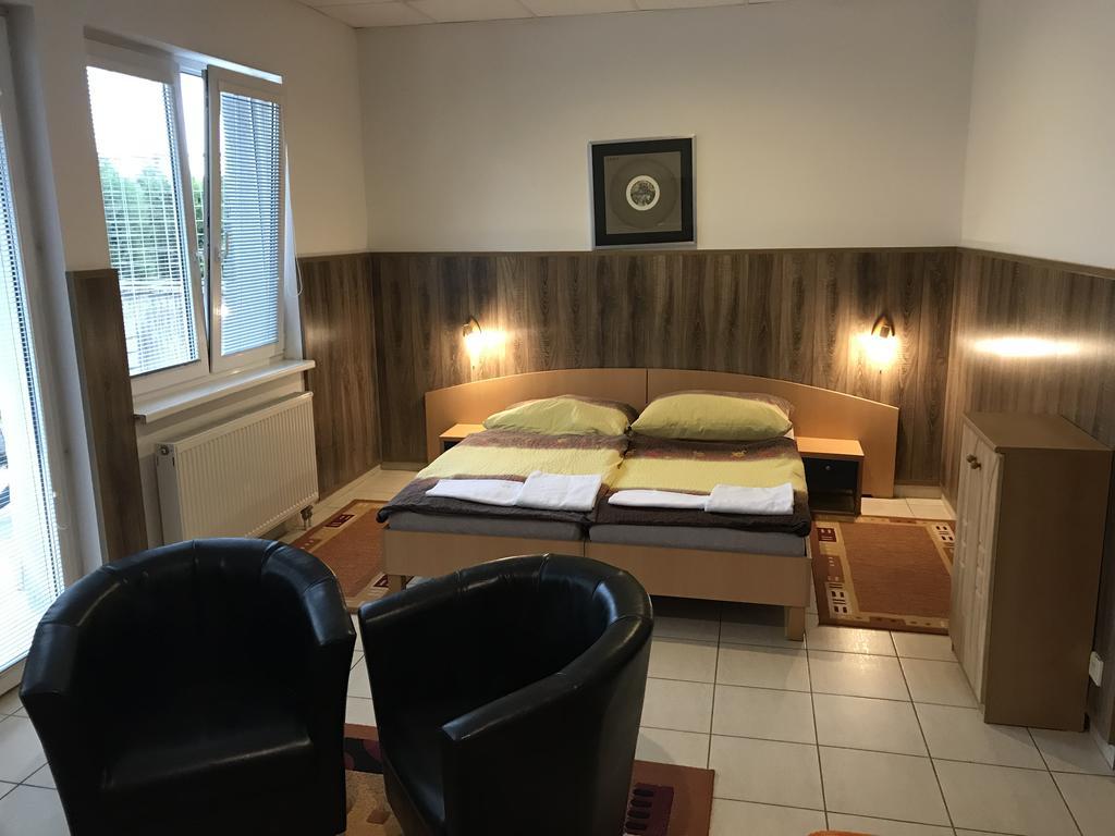 Batavya penzion Topoľcany Bagian luar foto
